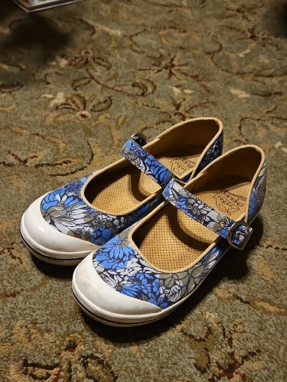 Vegan Mary Jane Kids Shoes in Blue Floral - Picture 3 of 7